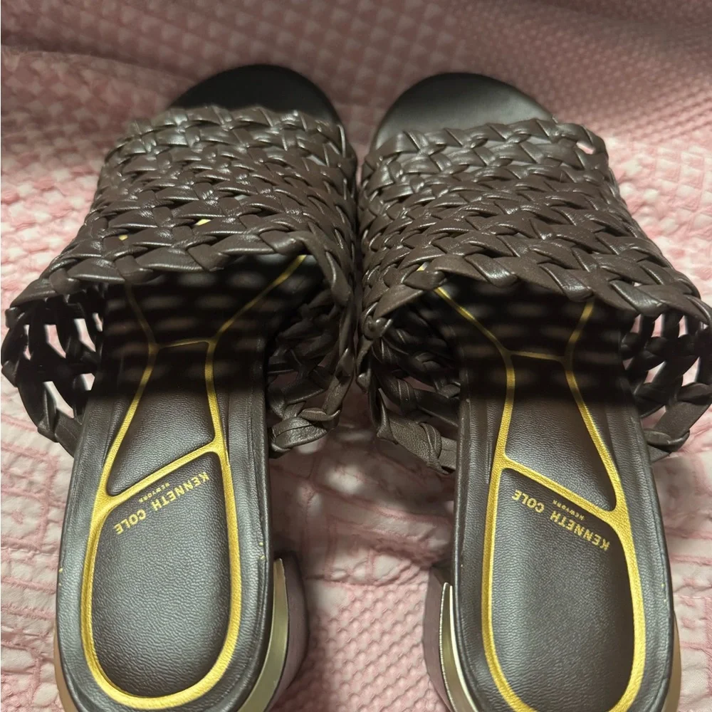 Kenneth Cole Dark Brown Woven Sandals - Picture 6 of 7